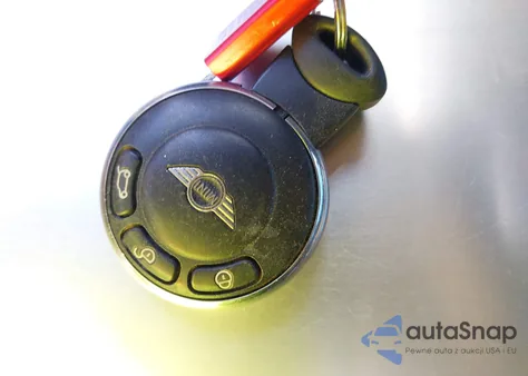 2013 Mini Hardtop Cooper z USA, uszkodzony, nr VIN WMWSU3C56DT689386